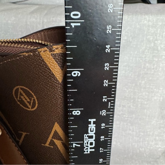 Adrienne Vittadini Brown Designer Tote Bag with Phone Bag - Picture 13 of 16